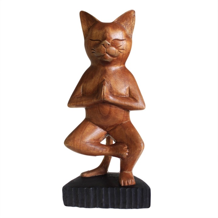 gato ioga esculpido à mão, gato reza numa perna, escultura de madeira artesanal